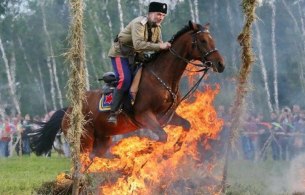 На «Русское поле» выходит боевая кавалерия